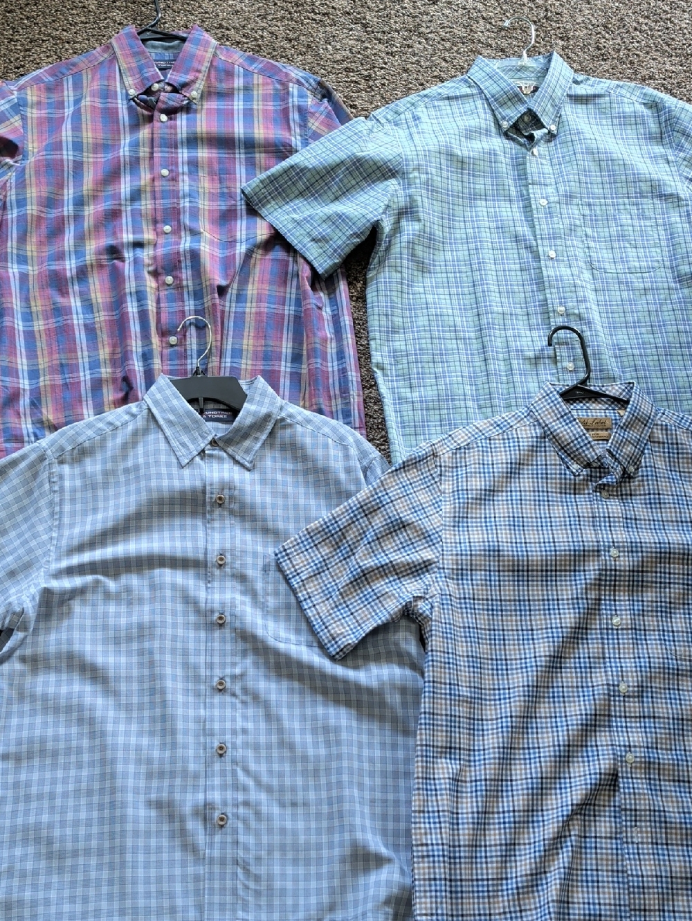 Lot of 4 Men's Roundtree & York Short Sleeve Button Shirts - New & Like New